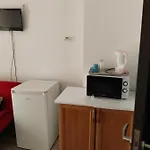 Janet Apartman *